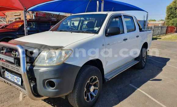 Buy Used Toyota Hilux White Car in Balaka in Balaka Buy Used Toyota Hilux White Car in Balaka in Balaka