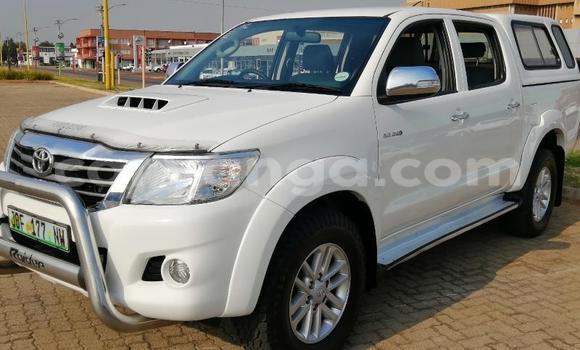 Nunua Ilio tumika Toyota Hilux White Gari ndani ya Blantyre nchini Malawi Nunua Ilio tumika Toyota Hilux White Gari ndani ya Blantyre nchini Malawi