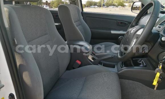 Nunua Ilio tumika Toyota Hilux White Gari ndani ya Blantyre nchini Malawi Nunua Ilio tumika Toyota Hilux White Gari ndani ya Blantyre nchini Malawi
