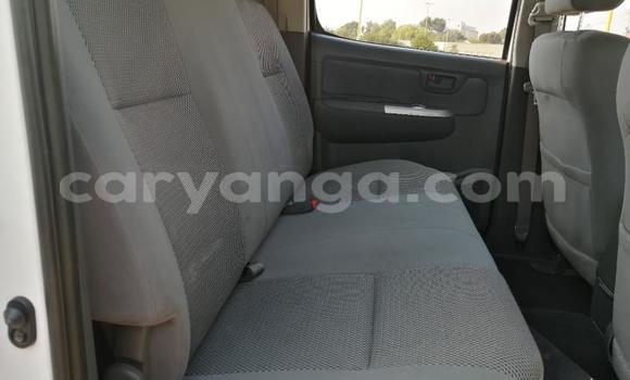 Nunua Ilio tumika Toyota Hilux White Gari ndani ya Blantyre nchini Malawi Nunua Ilio tumika Toyota Hilux White Gari ndani ya Blantyre nchini Malawi
