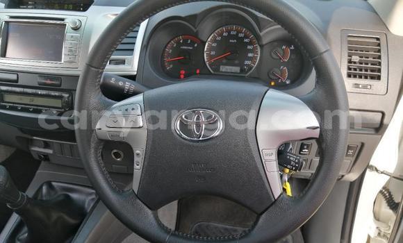 Nunua Ilio tumika Toyota Hilux White Gari ndani ya Blantyre nchini Malawi Nunua Ilio tumika Toyota Hilux White Gari ndani ya Blantyre nchini Malawi