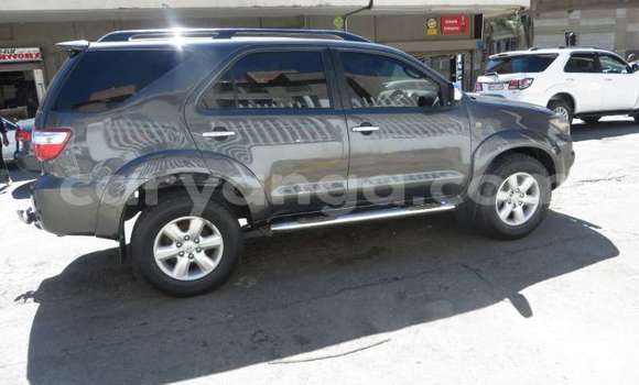 Buy Used Toyota Fortuner Silver Car in Balaka in Balaka Buy Used Toyota Fortuner Silver Car in Balaka in Balaka