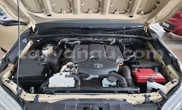 Buy Used Toyota Hilux White Car in Chikwawa in Chikwawa Buy Used Toyota Hilux White Car in Chikwawa in Chikwawa