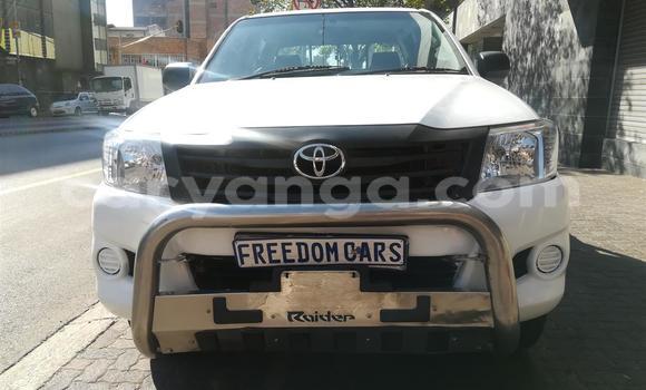 Buy Used Toyota Hilux White Car in Chikwawa in Chikwawa Buy Used Toyota Hilux White Car in Chikwawa in Chikwawa