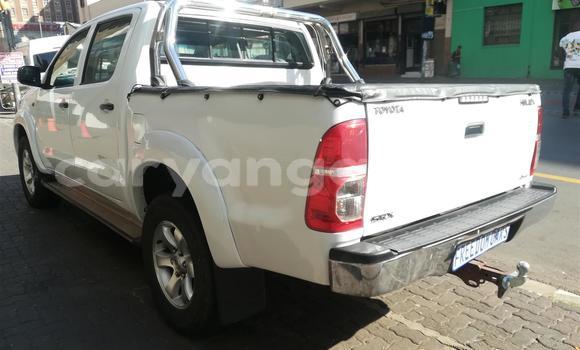 Buy Used Toyota Hilux White Car in Chikwawa in Chikwawa Buy Used Toyota Hilux White Car in Chikwawa in Chikwawa