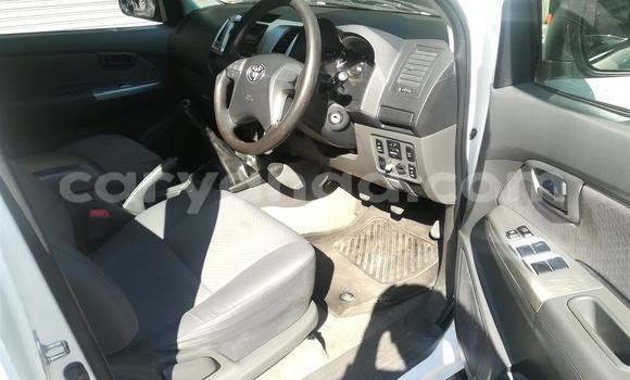 Buy Used Toyota Hilux White Car in Chikwawa in Chikwawa Buy Used Toyota Hilux White Car in Chikwawa in Chikwawa