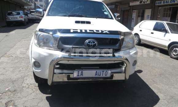 Buy Used Toyota Hilux White Car in Balaka in Balaka Buy Used Toyota Hilux White Car in Balaka in Balaka