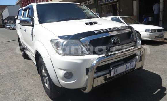 Buy Used Toyota Hilux White Car in Balaka in Balaka Buy Used Toyota Hilux White Car in Balaka in Balaka