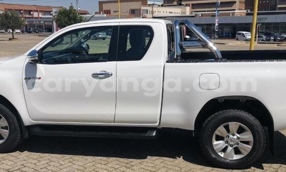 Nunua Ilio tumika Toyota Hilux White Gari ndani ya Blantyre nchini Malawi Nunua Ilio tumika Toyota Hilux White Gari ndani ya Blantyre nchini Malawi