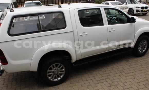 Nunua Ilio tumika Toyota Hilux White Gari ndani ya Blantyre nchini Malawi Nunua Ilio tumika Toyota Hilux White Gari ndani ya Blantyre nchini Malawi