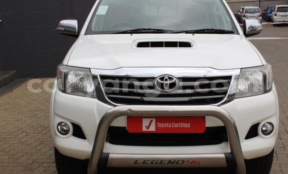 Nunua Ilio tumika Toyota Hilux White Gari ndani ya Blantyre nchini Malawi Nunua Ilio tumika Toyota Hilux White Gari ndani ya Blantyre nchini Malawi