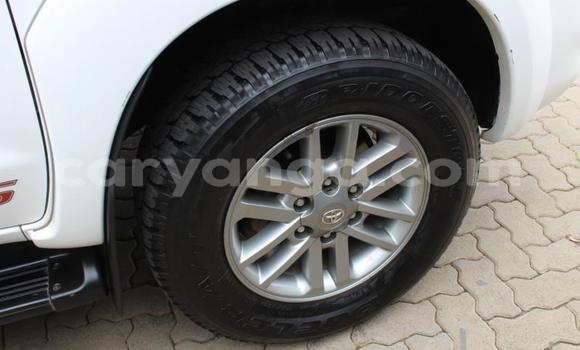 Nunua Ilio tumika Toyota Hilux White Gari ndani ya Blantyre nchini Malawi Nunua Ilio tumika Toyota Hilux White Gari ndani ya Blantyre nchini Malawi