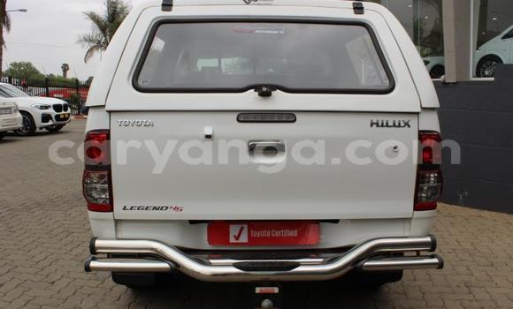 Nunua Ilio tumika Toyota Hilux White Gari ndani ya Blantyre nchini Malawi Nunua Ilio tumika Toyota Hilux White Gari ndani ya Blantyre nchini Malawi