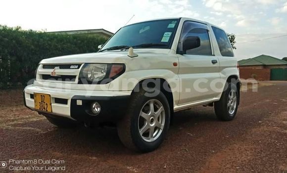 Buy Used Mitsubishi Pajero White Car in Lilongwe in Malawi Buy Used Mitsubishi Pajero White Car in Lilongwe in Malawi
