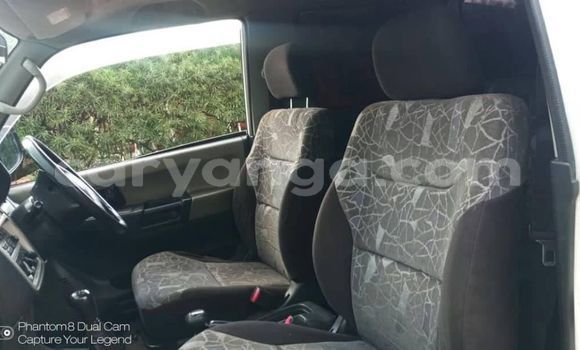 Nunua Ilio tumika Mitsubishi Pajero White Gari ndani ya Lilongwe nchini Malawi Nunua Ilio tumika Mitsubishi Pajero White Gari ndani ya Lilongwe nchini Malawi