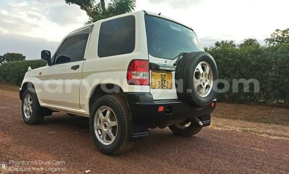 Nunua Ilio tumika Mitsubishi Pajero White Gari ndani ya Lilongwe nchini Malawi Nunua Ilio tumika Mitsubishi Pajero White Gari ndani ya Lilongwe nchini Malawi