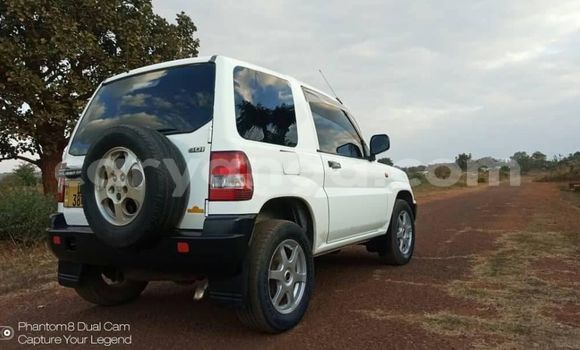 Nunua Ilio tumika Mitsubishi Pajero White Gari ndani ya Lilongwe nchini Malawi Nunua Ilio tumika Mitsubishi Pajero White Gari ndani ya Lilongwe nchini Malawi