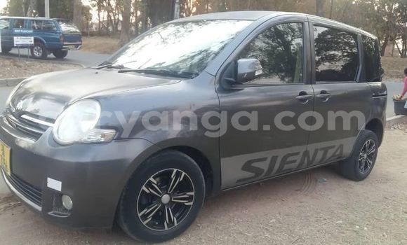 Buy Used Toyota Sienta Black Car in Balaka in Balaka Buy Used Toyota Sienta Black Car in Balaka in Balaka