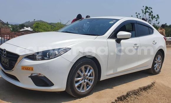 Buy Used Mazda Axela White Car in Blantyre in Malawi Buy Used Mazda Axela White Car in Blantyre in Malawi