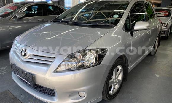 Buy Used Toyota Auris Silver Car in Import - Dubai in Malawi